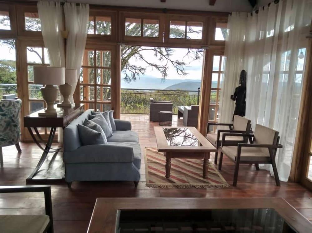 Karibu Camps And Lodges Lions Paw Ngorongoro 卡拉图 外观 照片