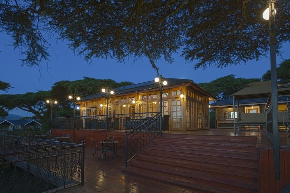 Karibu Camps And Lodges Lions Paw Ngorongoro 卡拉图 外观 照片
