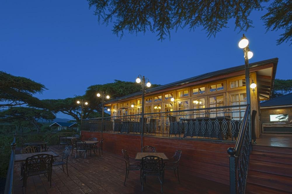 Karibu Camps And Lodges Lions Paw Ngorongoro 卡拉图 外观 照片
