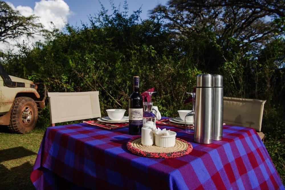 Karibu Camps And Lodges Lions Paw Ngorongoro 卡拉图 外观 照片