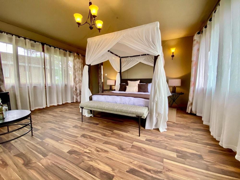 Karibu Camps And Lodges Lions Paw Ngorongoro 卡拉图 外观 照片